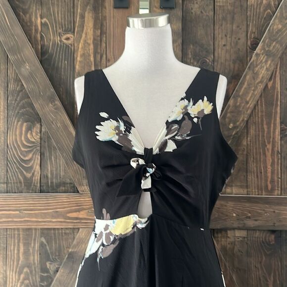 Candies Sexy Floral Maxi Front Tye With Front Slit Dress - Picture 4 of 12